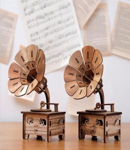Creatieve retro nostalgische phonograaf Muziekbox Music Box Model Home Scenic Area Selling Wood Crafts19859796734