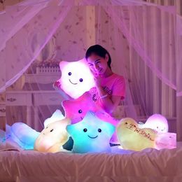 Creative Star Luminous Oreiller LED LED LED LED PLUSE TOUEUR PLUSE COPA Decoration Soft Cushion Colorful Blue Rose Beau cadeau 231222