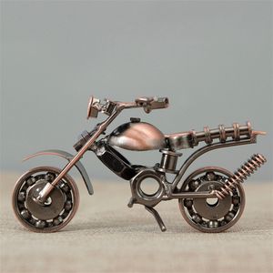 Creatieve Smeedijzeren Kleine Motorfiets Model Modern Woondecoratie Handgemaakte Sieraden Kantoor Kamer Ambachten Decoratie aanwezig voor vriendje