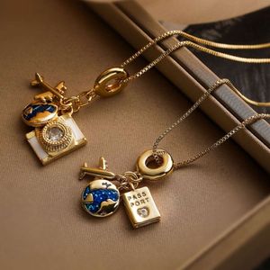 Collier pendentif créatif en Zircon pour appareil photo et passeport, bijoux pour femmes