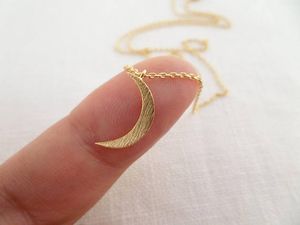 Collar de luna creciente, joyería de luna de oro pequeño, plata o oro rosa, regalo de dama de honor de boda y cumpleaños delicado YLQ0648