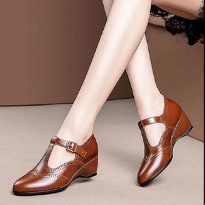 Cresfimix femmes classique de haute qualité en cuir Pu noir bureau chaussures à talons hauts dame mode marron printemps été chaussures à talons A9641