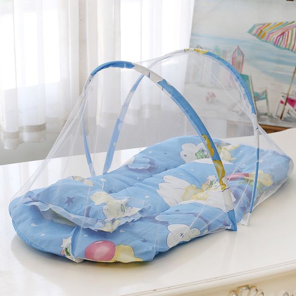 Red de cuna Cama de bebé Mosquiteras infantiles plegables con almohadas de algodón Ropa de cama plegable portátil 230918