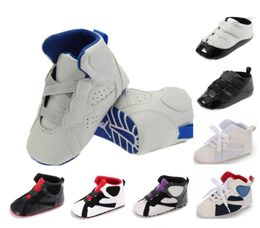 Crib Shoes Girls First Walkers Baby Sneakers Pasgeboren lederen basketbal Infant Sports Kids Fashion Boots Slippers Peuter Soft Sole Warm Mocassins1244729