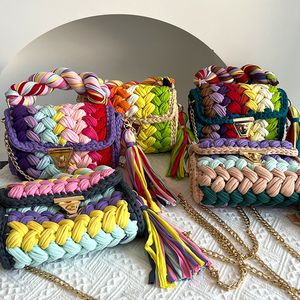 Gehaakte kwast schouder T-shirt garen creatieve hand gehaakte tas handtas regenboog tas handgemaakte gehaakte tas dames Crochetbbag FMT-4062