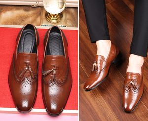 Crocodile Pattern Formal Business Shoe Luxury Slip On Pointed Toe Dress Shoes Bottes de mariage en cuir pour hommes