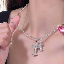 Collier Croquet avec pendentif double croix en diamant incrusté de croix plaqué or pour les amoureux et les bijoux de Sydney