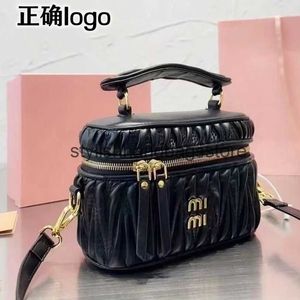 Cross Body 2023 New Miao Family Womens Bag Womens Bage High Beauty Makeup Exquisito y práctico Versátil Handheld H240403
