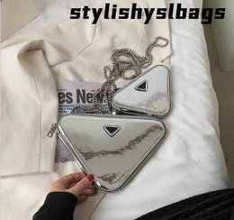 Cross Body Bag 2022 Femmes mini triangle mode luxe Lady sac à main Triangle Sacs de corps Pu Change Bag Designers Sac à main 011723H