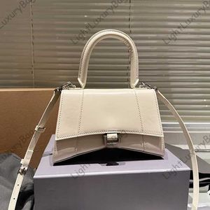 Cross body Sacs de créateurs de mode Petits fourre-tout en forme de sablier Sacs à main pour femmes shopping Portefeuille en cuir PU de luxe avec lettre B logo 230617