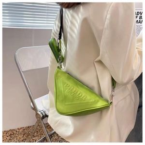 Cross Body luxe Triangle sacs à bandoulière pour femmes en cuir PU à la mode Designer sac à main dames bandoulière Messenger côté BagCross