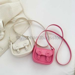 Cross Body Mini Bolsa pequeña para Femenino NUEVO 2023 Corazón del corazón de la niña Pastel en polvo Polvo informal Bolso de hombro Cadena Bagstylishhandbagsstore