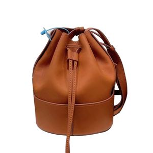 Sac à bandoulière bandoulière Sacs seau pour femmes de haute qualité, sac à aisselles à bandoulière, matériel parfait, cuir fait à la main, couleur unie, loisirs simples, beaucoup de gens aiment