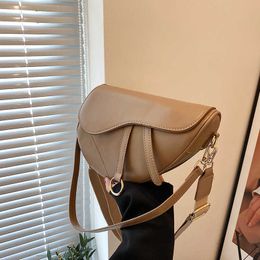 Bolso pequeño con cuerpo cruzado para mujer, silla cruzada versátil y de nueva moda, color sólido, elegante, personalizado, DDABD, 2024