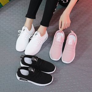 Grandes baskets transfrontalières chaussures de course pour femmes mouche tissage petites chaussures blanches femmes polyvalentes à fond plat à lacets chaussures de sport coréennes