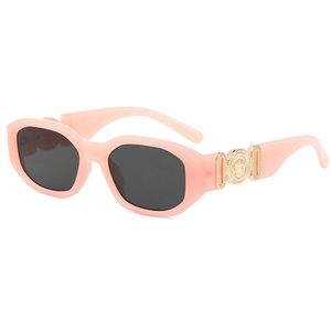 Nouvelles lunettes de soleil de mode transfrontalières lunettes de vélo pour femmes petit miroir irrégulier street shooting catwalk lunettes de soleil protection UV.