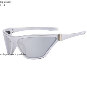 Kruisgrens Y2K Gepersonaliseerde grote kader fietsen zonnebril, Europese en Amerikaanse hiphop concave gevormde zonnebrillen, modieuze en trendy zonneglas 500