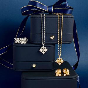 Cross conçu du zircon luxueux incrusté des diamants complets Collier féminin Gold et argent Interlacé de lettres x Hugs Kisses Bracelet Designer Bijoux Sents T03