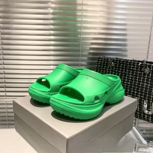 Cross-hole schoenen EVA rubber plastic Mode Dames Slippers Onzichtbare verhogingszool met letters