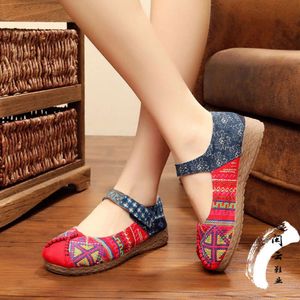 Cross New Shoes National Yunnan Flat Single Womens Broidered Round Square Head Rubber Soft Sole 526