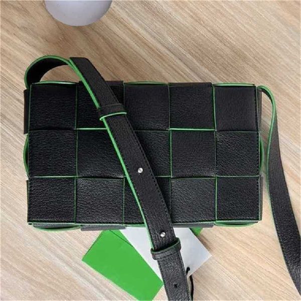 Sac bandoulière Cassettes BottegVenetas Cuir véritable 7a Intrecciato grain Rubiks Cube diagonale tenue tendance