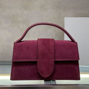 Sac à bandoulière Mini sac en daim Sac à main Automne Hiver 2023 Sac à bandoulière en cuir de vache Sac à main en cuir mat Sac fourre-tout de mode Lettre Boucle magnétique Sangle amovible Poche arrière