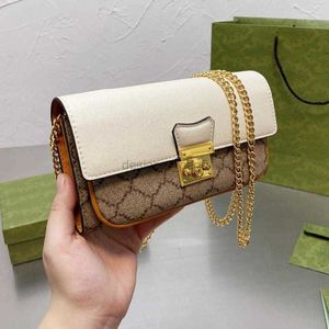 Bolsos de cadena crossbody Diseñador de lujo Marca Moda Bolsos de hombro Bolsos Mujeres Carta Monedero Bolsa de teléfono Cartera Totes Metálico Lady Candado Mini Mejor Calidad