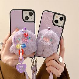Crossbody Chain Furry Cartoon Monster Phone Cases para iPhone 14 13 12 11 Pro Max 7 8 SE2 SE3 Collar Lychee Pattern Funda protectora de cuero a prueba de golpes