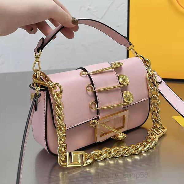 Crossbody Diseñador Mujer Broche Baguette Bolso de hombro Moda Claic Baguettes Bolsos Mujer Correa de cadena grande Bolso para axilas Luxurys Diseñadores Bolsos pin Bolsos