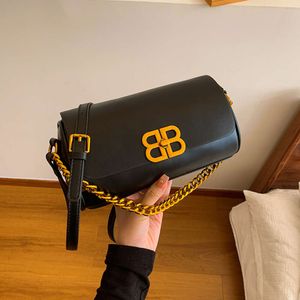 Crossbody Nieuwe matte schoudertas met slotgesp, klein, veelzijdige damestas, high-end en trendy 2024 78% korting op winkelgroothandel