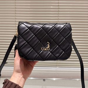 Bolso acolchado cruzado Bolsos de hombro Bolsos de compras Bolsos de cuero genuino liso Axilas Bolso de diseñador para mujer Monedero Bolsa vintage Cartera con tapa Correa ajustable