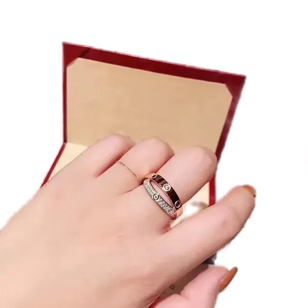 Crossover anillos de diseño para mujer joyería para hombres chapado en oro anillo de diamantes bijoux diseñador anillo de lujo taladro serpiente dama bague personalidad moda zh206 E4