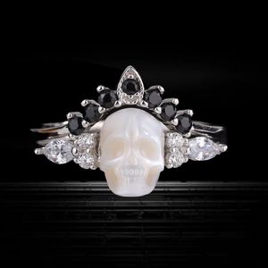 Crown Design Skull Ladies Ring Persoonlijkheid Mode Ins Stijl Zilver en gouden diamanten ring met skeletfeestjuwelen Accessoires voor vrouwen