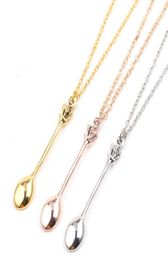 Collar de humo Crown Fashion Fashion Popular Colgant Creative Jewelry Classic Royal Alice Snuff Mini Spoon Chain2182852