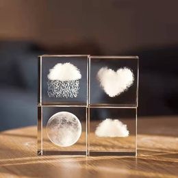 Kristal 3D-sculptuur op maat gemaakt vierkant lichaamssculptuur regendruppels, wolken, liefde voor de maan, zonnestelsel, kubieke ambachtelijke decoratie
