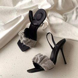 Accents de cristal Talons aiguilles ornés Strass Sandale Tribute Suded Leather Mode classique pour dames Hak Robe d'été Chaussure Alexander Shoes