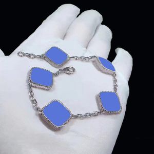 Kristallen armbanden voor tienermeisjes Goedkope wit groen rood zwart 4 kleuren vriendschapsarmbanden voor 4 esthetische trendy klaver armbanden 925 sterling zilver groothandel