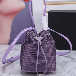 Crystal Bucket Bag Mini Bolsas Moda Fashion Crossbody Purse Women Homenos de hombro Diamantes Triangulares Drailete Metal Bindi2228