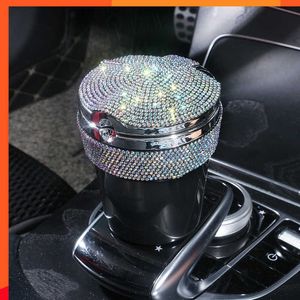 Cendrier de voiture en cristal avec lumière LED Couvercle hermétique Porte-gobelet de véhicule Cendrier d'aération Poubelle Accessoires de voiture Intérieur pour femme