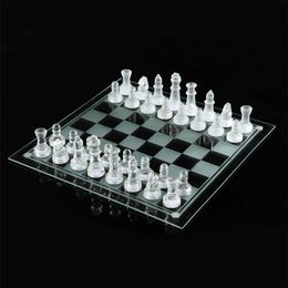 Crystal Chess Set omvat mat / gepolijst glazen schaakbord en 32 schaakstukken volwassen kristallen schaakset 240415