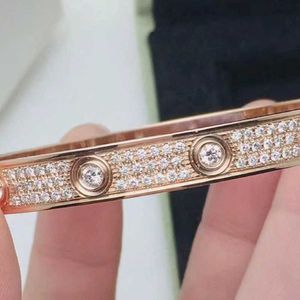 Crystal Clear Cartter Hoogwaardige Lover Lover's Bracelet Jewelry Double Couple vervaagt niet met een gewone kar