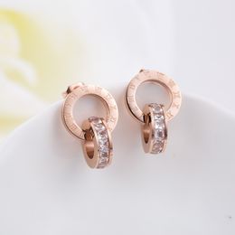 Crystal Diamond Stud Oorbellen Rose Gold Fashion Titanium Staal Dubbele Wond Romeinse Cijfers Studs Earring voor Vrouwen Gift Sieraden