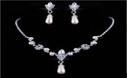 Crystal Drop Pearls collar plateado Pendientes de imitación Conjuntos de joyas de boda para novia Damas de honor mujeres Acc9403213