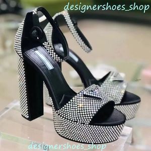 Sandalias de tacón de aguja con adornos de cristal Sandalias de mujer Bombas de plataforma Tacones altos Vestido de novia para mujer Zapato Calzado Rosa Rojo Rhinestone Punta abierta Sandalias de lujo sexy