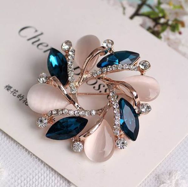 Cristal Fleur Broche Pins Invitation De Fête De Mariage Bijoux Broches Bijoux De Mode Cadeau Pour Les Femmes M8694