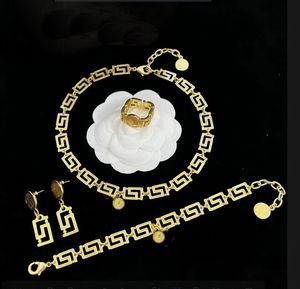 Cristal Grecia Patrón de meandro Conjunto dividido Collar de oro Pulsera Pendientes Banshee Retrato de cabeza Diseñador Joyería Mujeres Hombres Amantes Fiesta de cumpleaños Regalos HNFCHI