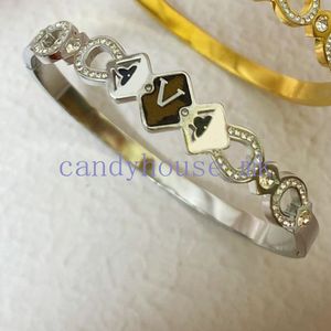 Crystal Letter Bangle Designer Bracelets Mens Femmes Titanium Bracelet en acier inoxydable Bracelet Bijoux Charme Accessoire Gift d'anniversaire de haute qualité