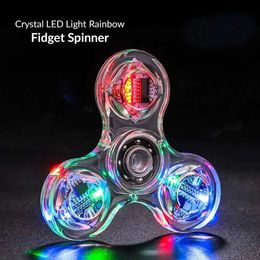 Crystal Luminal LED Light Fidget Spinner Hand Top Spinners brille dans les jouets de soulagement de stress EDC foncé Gyroscope cinétique pour les enfants 240521