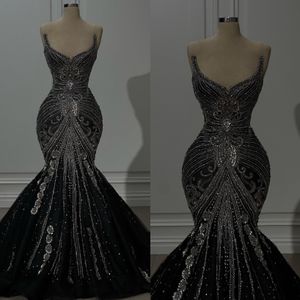 Crystal sirène soir élégant perlé Ocns formel robe de bal noir robes sans dos pour un train de balayage d'ocn spécial robe de soirée