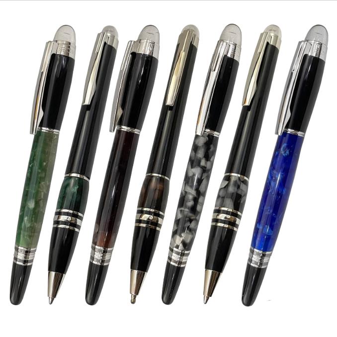 시리즈 번호가 있는 상단 롤러볼 젤 펜 검정 및 은색 원형 코브 M 롤러 볼 펜의 5A 크리스탈